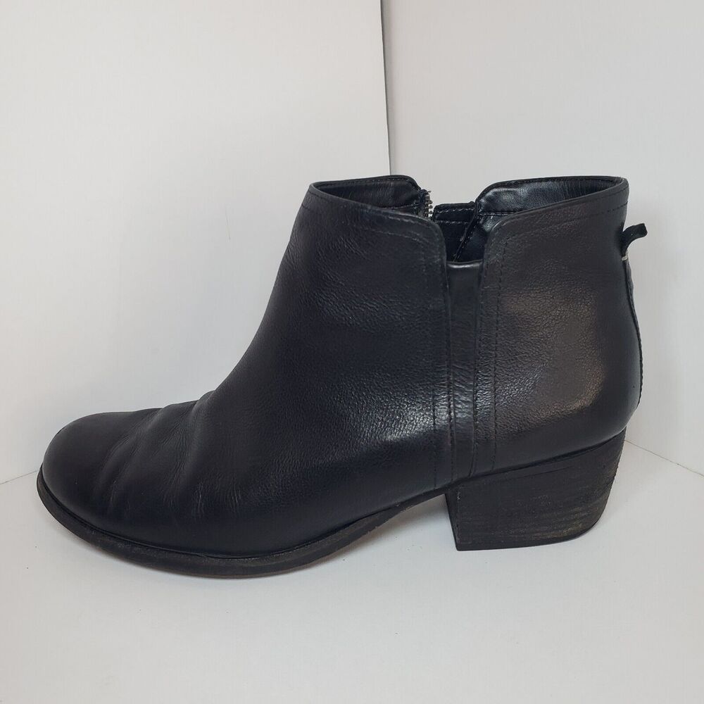 Clarks Womens Sz 9.5 Black Leather Ankle Boots Bootie Classic Block Heel